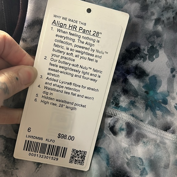 NWT Lululemon (kaleidofloral) align pant - Picture 4 of 4